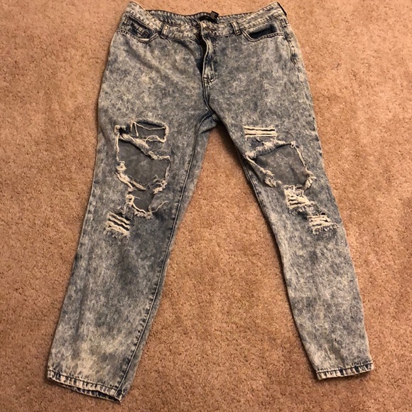 Forever 21 Denim - Distressed Stonewashed Forever 21 Jeans